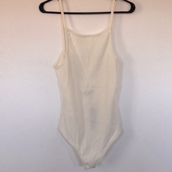 NWT Lulus Upgraded Basic White Ribbed Scoop Back Sleeveless Bodysuit - Picture 8 of 10